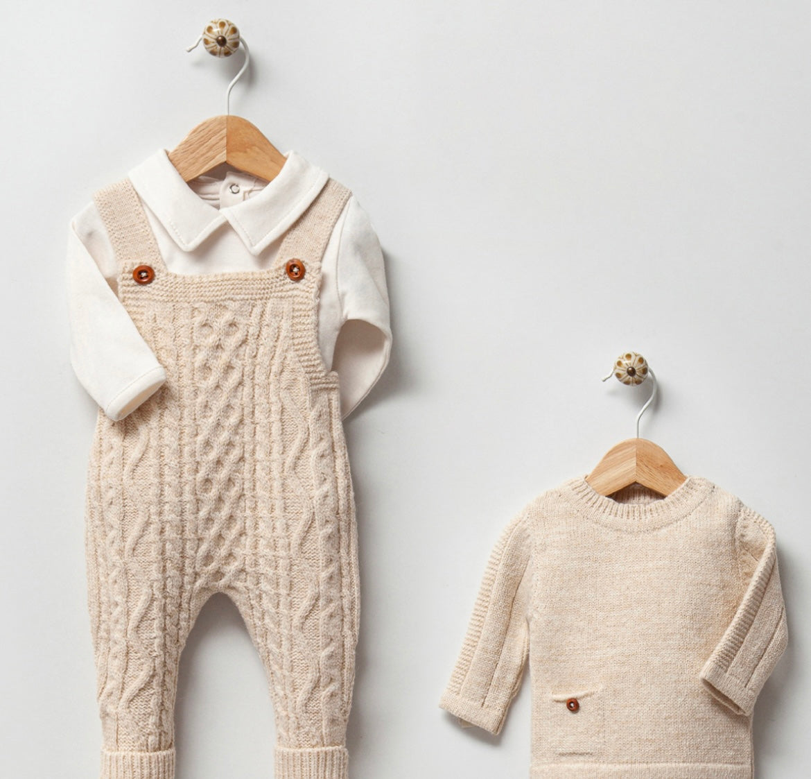 3-teiliges Strickset mit Latzhose