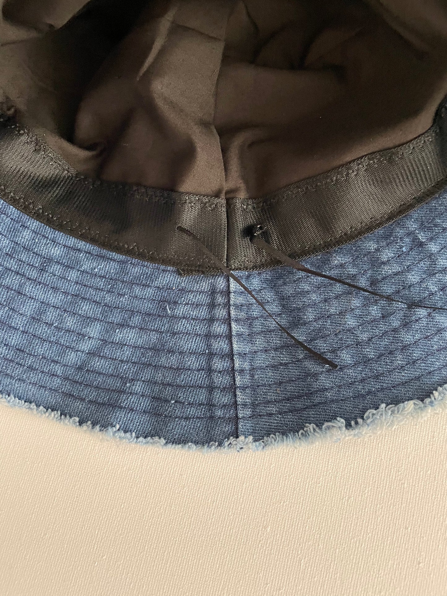 Denim Eimerhut